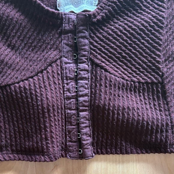 Urban Outfitters Crochet-Textured Scoop Neck Crop Top - Deep Plum - Picture 3 of 4